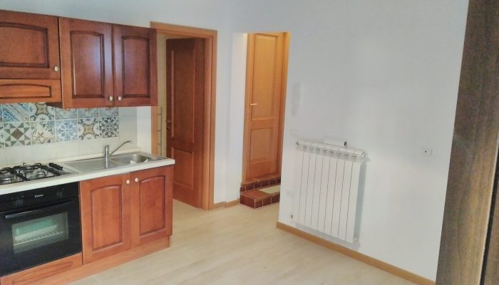 Cucina dell'appartamento ristrutturato